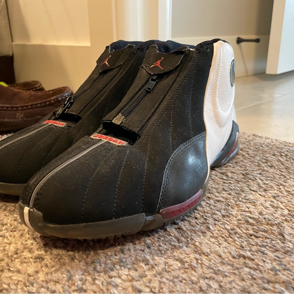 Jordan Cover 3 ‘Bred’ - Picture 5 of 8